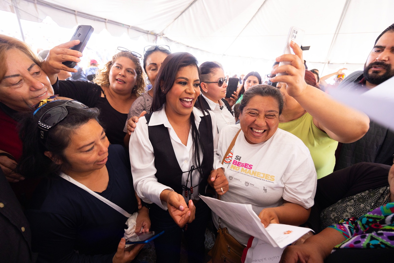 Construye gobierno de Montserrat Caballero Bienestar en Villas de Baja ...